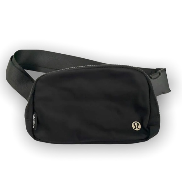 lululemon athletica Handbags - NWT Lululemon Everywhere Belt Bag Black
Fanny Pack Classic Nylon.